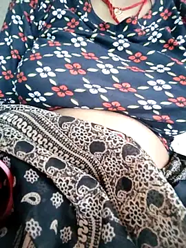 Snapshot of Queen_chayna chatting on July 29, 12:53 am Queen chayna online show from July 29, 12:53 am