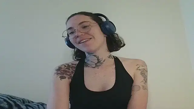 Dirty Pink online show from March 26, 9:37 am