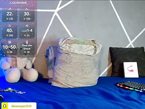 Snapshot of alexx_23cm chatting on June 11, 5:05 am alexx 23cm online show from June 11, 5:05 am