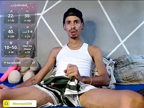Snapshot of alexx_23cm chatting on July 8, 5:28 pm alexx 23cm online show from July 8, 5:28 pm