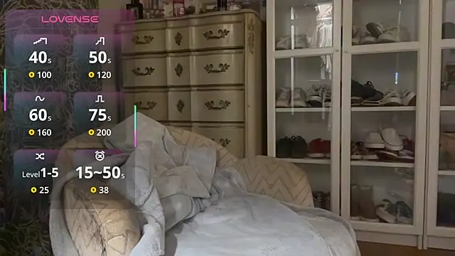 Snapshot of wolverinedream chatting on June 25, 9:58 am wolverinedream online show from June 25, 9:58 am