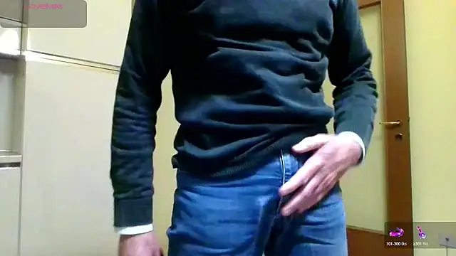 Snapshot of Ele7b5 chatting on May 16, 10:41 pm Ele7b5 online show from May 16, 10:41 pm