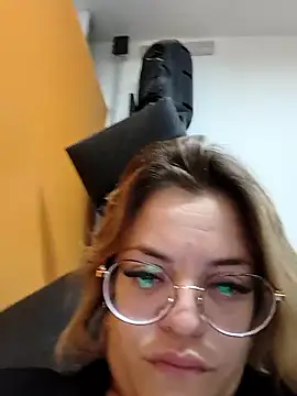 gisequeen online show from January 16, 9:30 pm