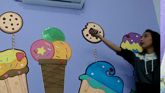 Snapshot of skinnysexzara18 chatting on February 9, 1:31 am skinnysexzara18 online show from February 9, 1:31 am