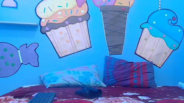 Snapshot of skinnysexzara18 chatting on February 22, 1:29 am skinnysexzara18 online show from February 22, 1:29 am