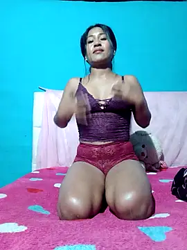 Snapshot of Saraa_xx chatting on March 13, 2:51 am Saraa xx online show from March 13, 2:51 am