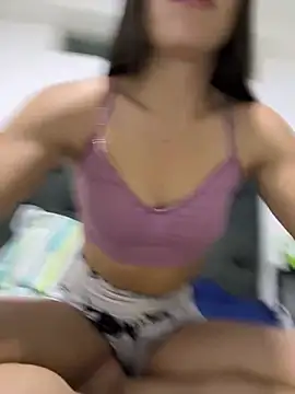 Snapshot of TaylorrHill chatting on February 8, 7:17 pm TaylorrHill online show from February 8, 7:17 pm