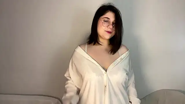 LunaBlakes online show from March 3, 7:47 am