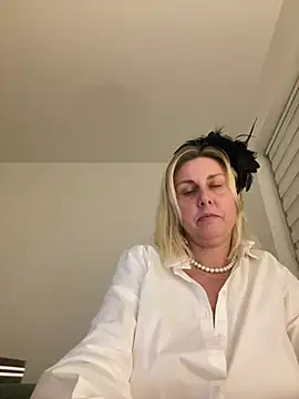 Amelia9798 online show from January 16, 8:35 pm