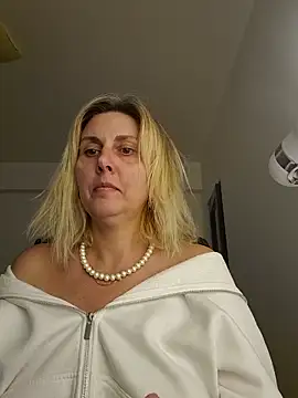 Amelia9798 online show from March 13, 5:19 pm