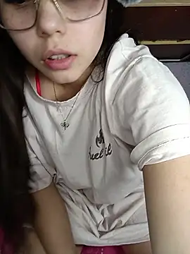 Snapshot of Sexyhanna14 chatting on July 15, 3:34 am Sexyhanna14 online show from July 15, 3:34 am