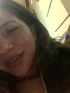 Snapshot of bombomcherry6 chatting on January 9, 9:45 am bombomcherry6 online show from January 9, 9:45 am