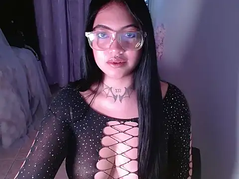 bigsara33 online show from January 5, 11:19 pm