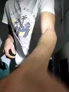 Snapshot of AlejandreBy chatting on April 20, 4:59 am AlejandreBy online show from April 20, 4:59 am