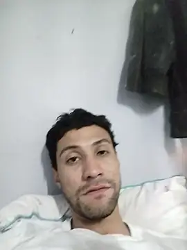 Snapshot of AlejandreBy chatting on April 29, 2:04 am AlejandreBy online show from April 29, 2:04 am