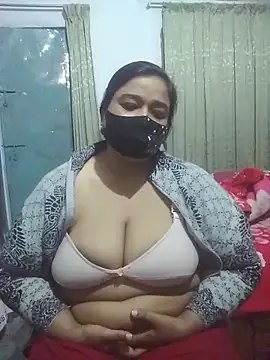 momo loves online show from February 10, 2:10 pm