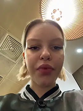 AshleyMur online show from April 13, 5:02 am