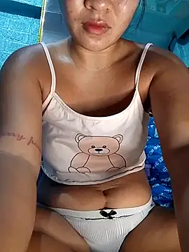 Snapshot of hel_lavente chatting on July 14, 10:37 pm hel lavente online show from July 14, 10:37 pm