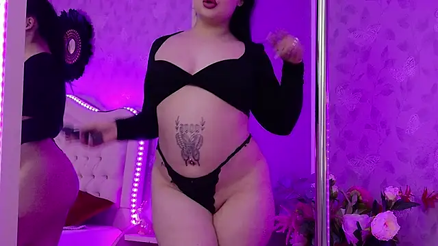 Snapshot of LunaXBabe chatting on April 25, 1:41 pm LunaXBabe online show from April 25, 1:41 pm