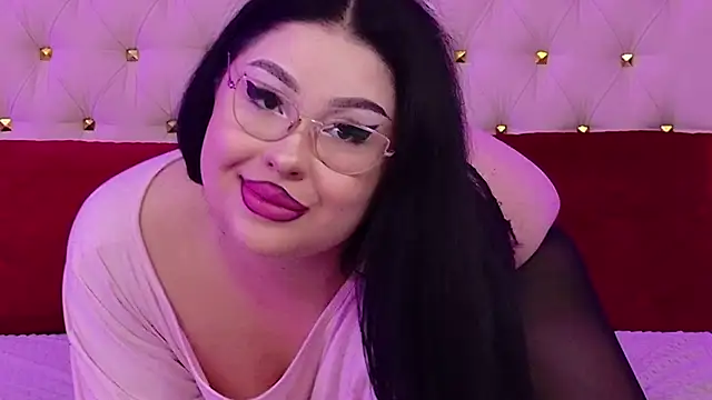 Snapshot of LunaXBabe chatting on May 7, 11:04 am LunaXBabe online show from May 7, 11:04 am