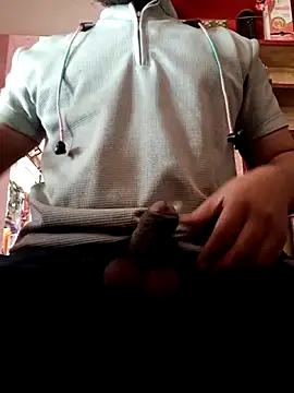 RaiStarrrr0-9 online show from February 2, 6:01 am