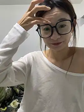Snapshot of Xiaojuzi- chatting on July 4, 2:23 pm Xiaojuzi- online show from July 4, 2:23 pm
