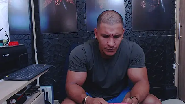Snapshot of viktor_herrera chatting on July 20, 6:10 pm viktor herrera online show from July 20, 6:10 pm
