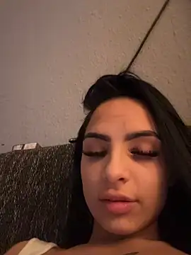 Snapshot of Evelin199 chatting on May 3, 7:53 pm Evelin199 online show from May 3, 7:53 pm