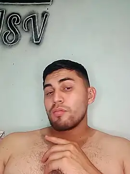 Snapshot of jakexxlust10 chatting on May 28, 8:17 pm jakexxlust10 online show from May 28, 8:17 pm