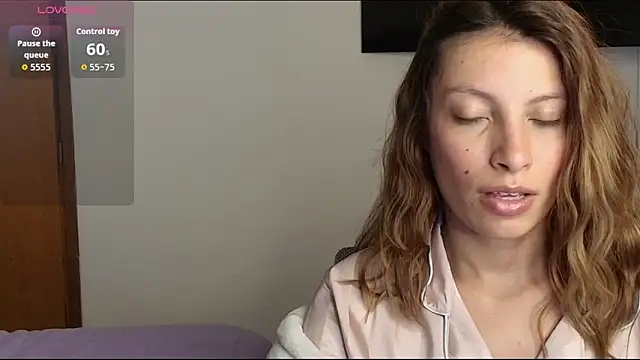 Sweet moon v  online show from March 27, 4:51 am