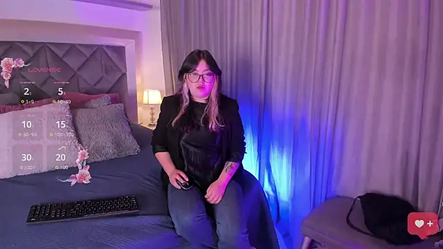 CalmaCaos online show from February 24, 11:30 am