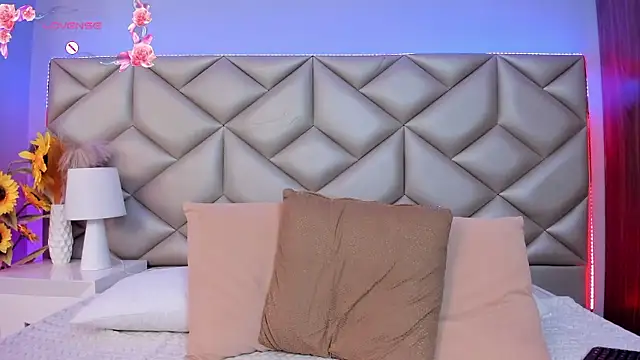 Snapshot of Katherine_Morphi chatting on January 13, 12:32 pm Katherine Morphi online show from January 13, 12:32 pm