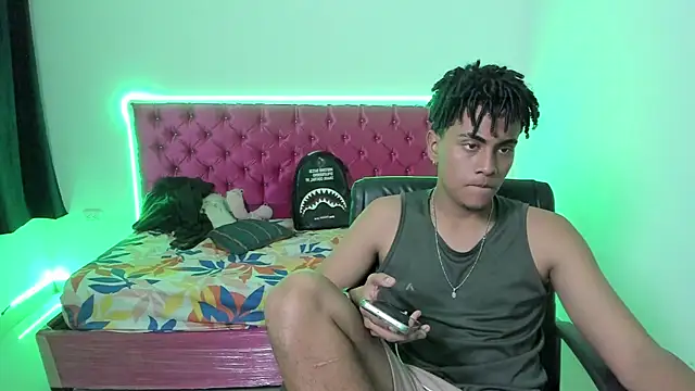 kurly scott online show from January 8, 1:13 pm