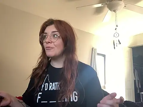 Snapshot of Intothewoodswego chatting on May 4, 12:12 pm Intothewoodswego online show from May 4, 12:12 pm