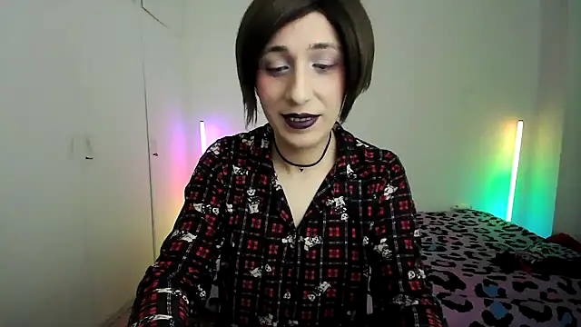 Snapshot of HoneyValentine chatting on February 7, 8:45 pm HoneyValentine online show from February 7, 8:45 pm