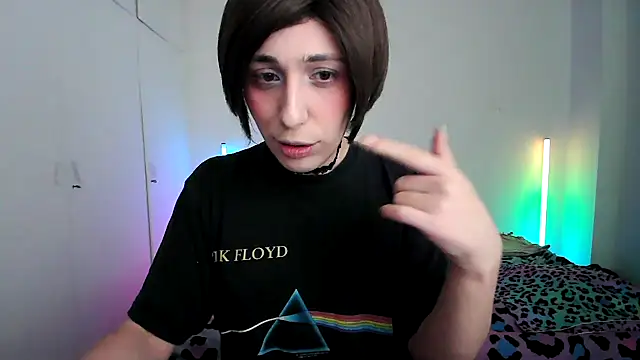 Snapshot of HoneyValentine chatting on February 12, 9:54 pm HoneyValentine online show from February 12, 9:54 pm