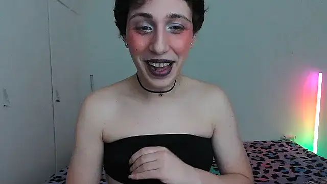 Snapshot of HoneyValentine chatting on February 23, 8:50 pm HoneyValentine online show from February 23, 8:50 pm