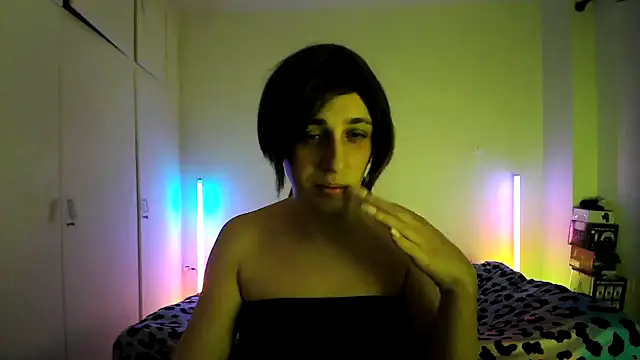 HoneyValentine online show from April 2, 8:50 pm