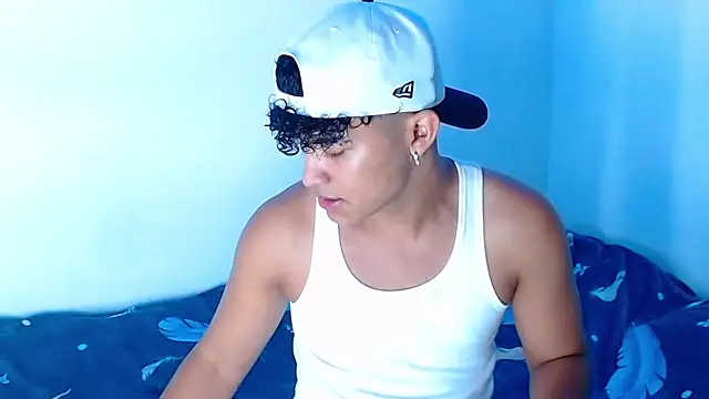 jamescurly00 online show from February 2, 6:34 am