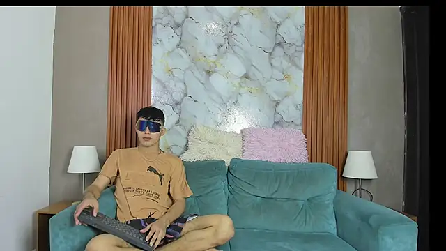 AVENGER BOYS2026 online show from June 8, 7:14 pm