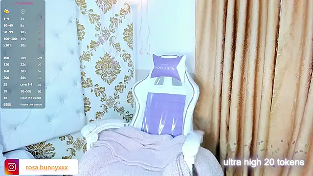 Snapshot of pinky__bunny chatting on May 7, 2:17 am pinky bunny online show from May 7, 2:17 am