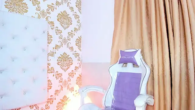 Snapshot of pinky__bunny chatting on May 18, 4:07 am pinky bunny online show from May 18, 4:07 am