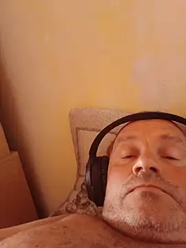 Snapshot of kanos71 chatting on July 9, 3:54 am kanos71 online show from July 9, 3:54 am