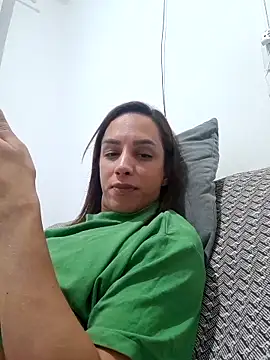 ofjuliaa online show from February 21, 3:18 am