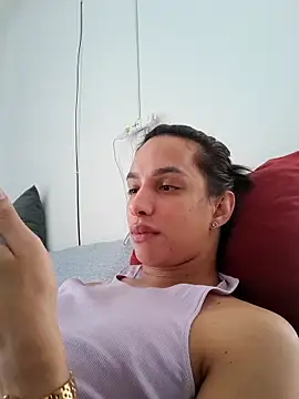 ofjuliaa online show from May 15, 5:53 pm