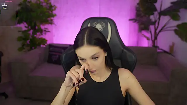 Mila Rose054 online show from April 7, 6:36 am