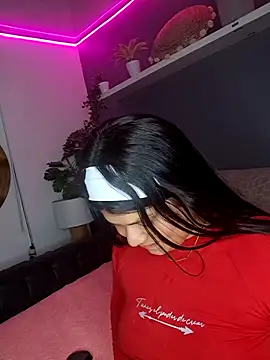 adhara-walk online show from January 15, 2:10 pm