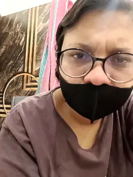 piryasharma005 online show from February 14, 6:32 am