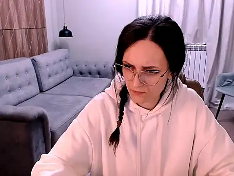 Snapshot of amazingYzza chatting on January 6, 4:21 pm amazingYzza online show from January 6, 4:21 pm