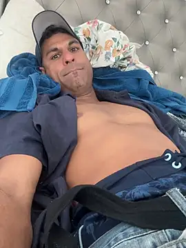 Snapshot of ZF-Athlete chatting on February 28, 7:59 pm ZF-Athlete online show from February 28, 7:59 pm